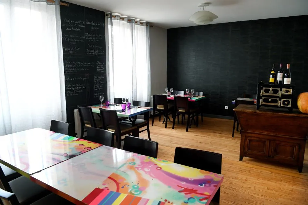 Une seconde salle à l'arrière, pour les repas privatisés notamment.